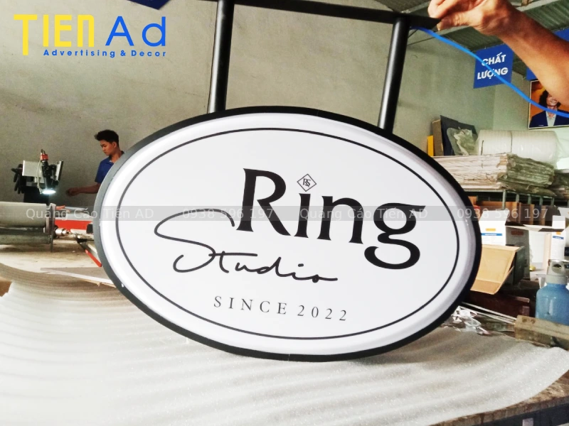 4 lợi ích thực tế khi cửa hàng sử dụng hộp đèn hút nổi