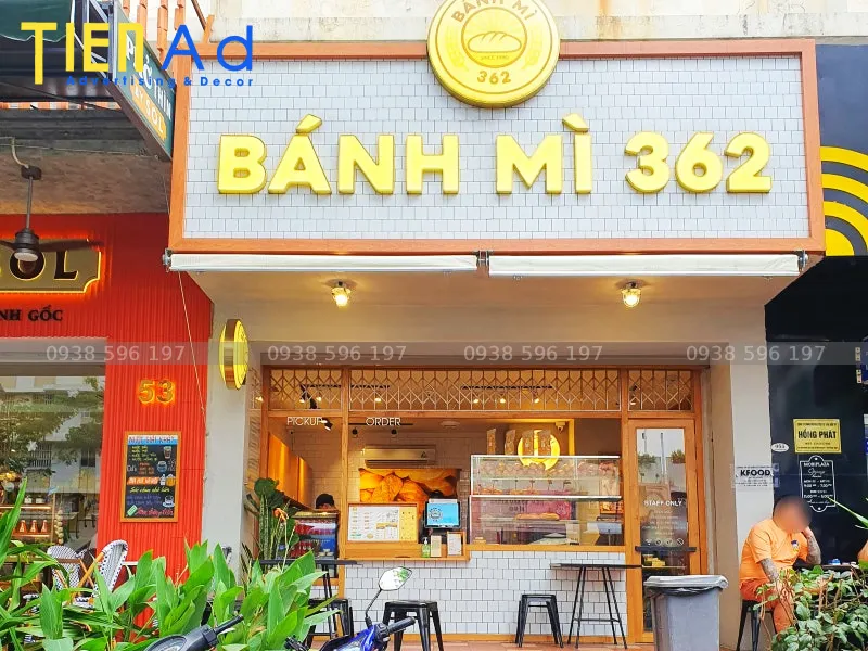 Bảng hiệu bánh mì 362
