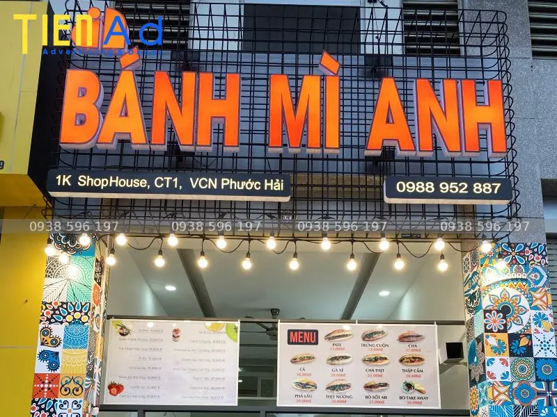 Bảng hiệu bánh mì Anh