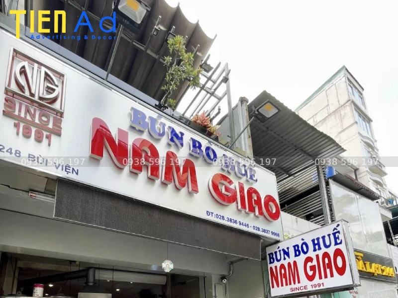 Bảng hiệu bún bò Huế Nam Giao