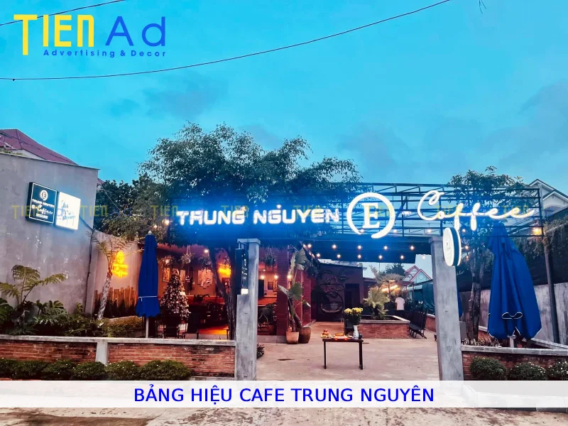 Bảng hiệu cà phê Trung Nguyên