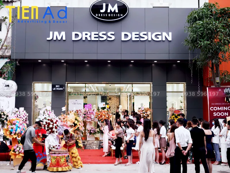 Bảng hiệu cửa hàng quần áo JM DRESS DESIGN