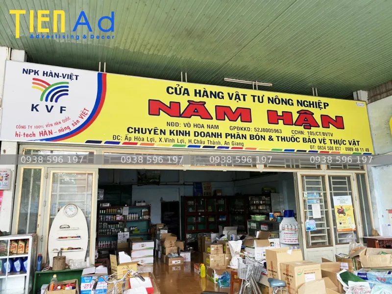 Bảng hiệu cửa hàng vật tư nông nghiệp Năm Hận