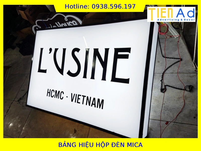 Bảng hiệu hộp đèn mica