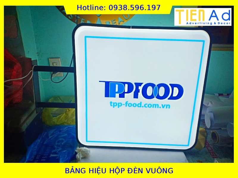 Bảng hiệu hộp đèn vuông