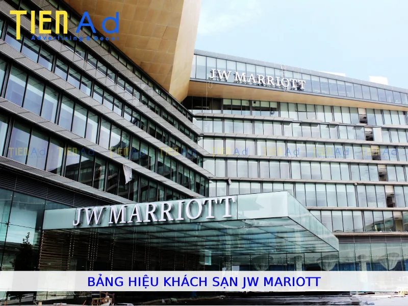 Bảng hiệu khách sạn JW Marriott