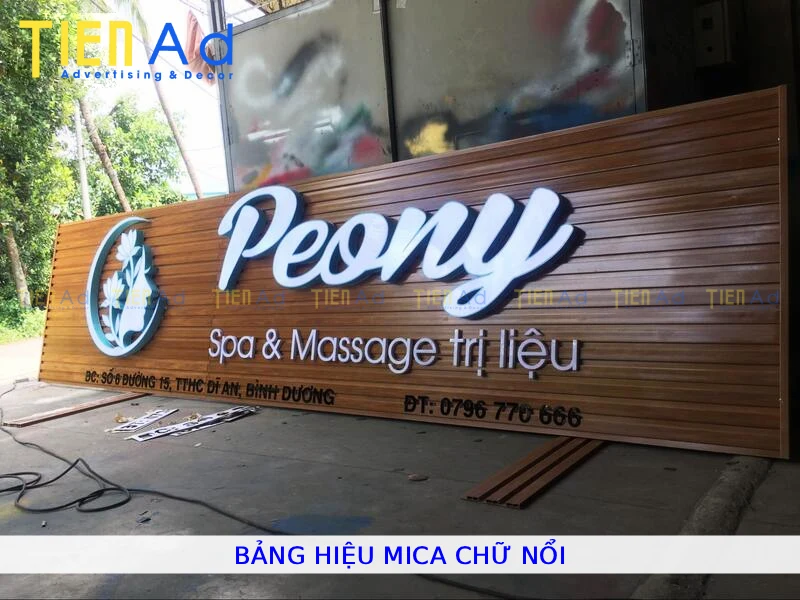 Bảng hiệu mica chữ nổi