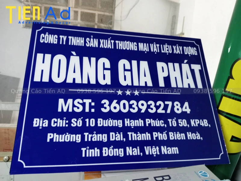 Bảng hiệu mica dán decal - 10