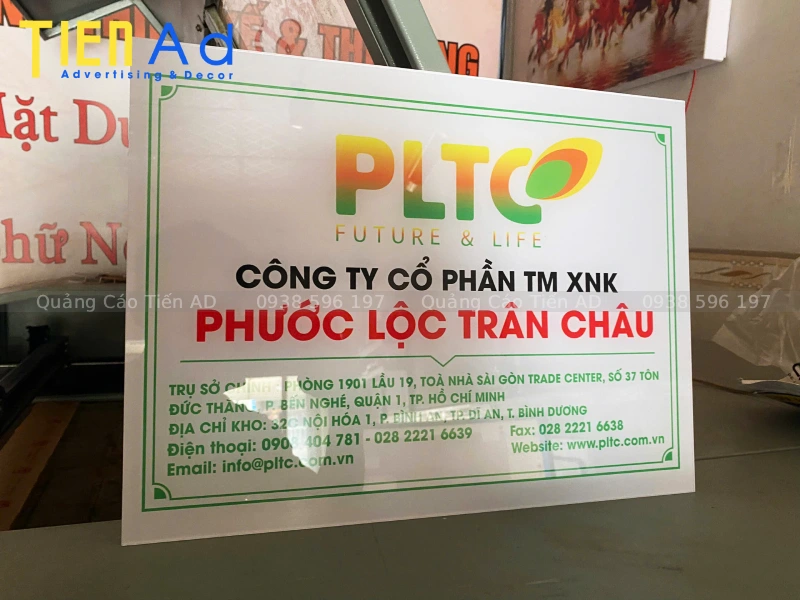 Bảng hiệu mica dán decal - 5