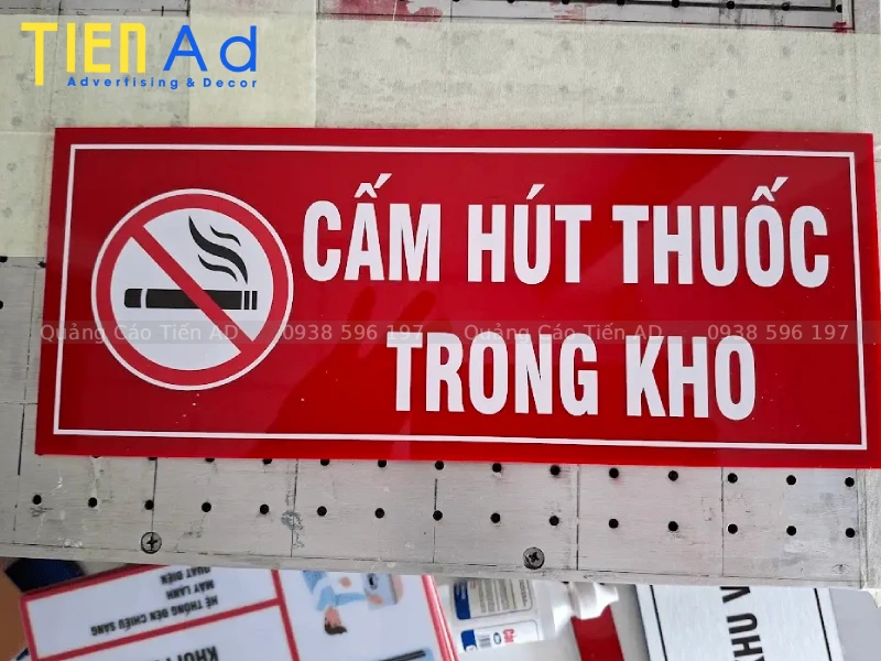 Bảng hiệu mica dán decal - 6