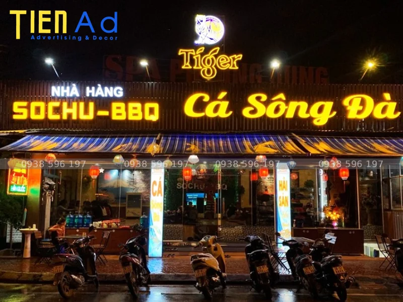 Bảng hiệu nhà hàng Cá Sông Đà