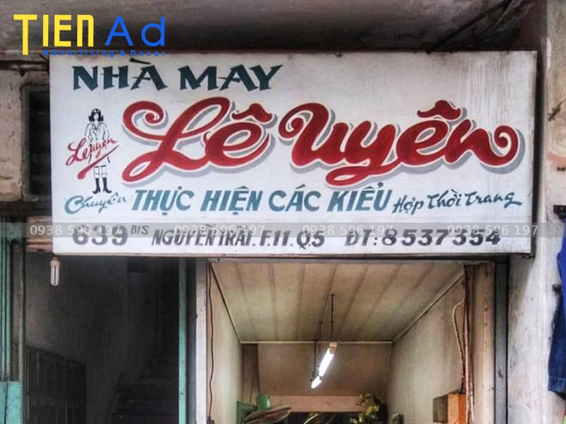 Bảng hiệu nhà may xưa