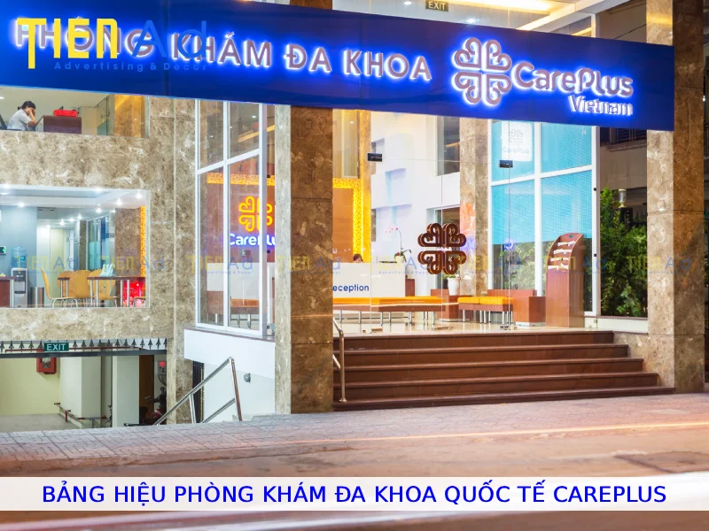 Bảng hiệu phòng khám đa khoa Quốc tế CarePlus