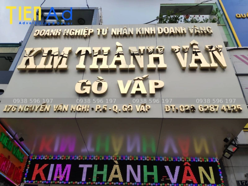 Bảng hiệu quảng cáo tiệm vàng Kinh Thành Vân