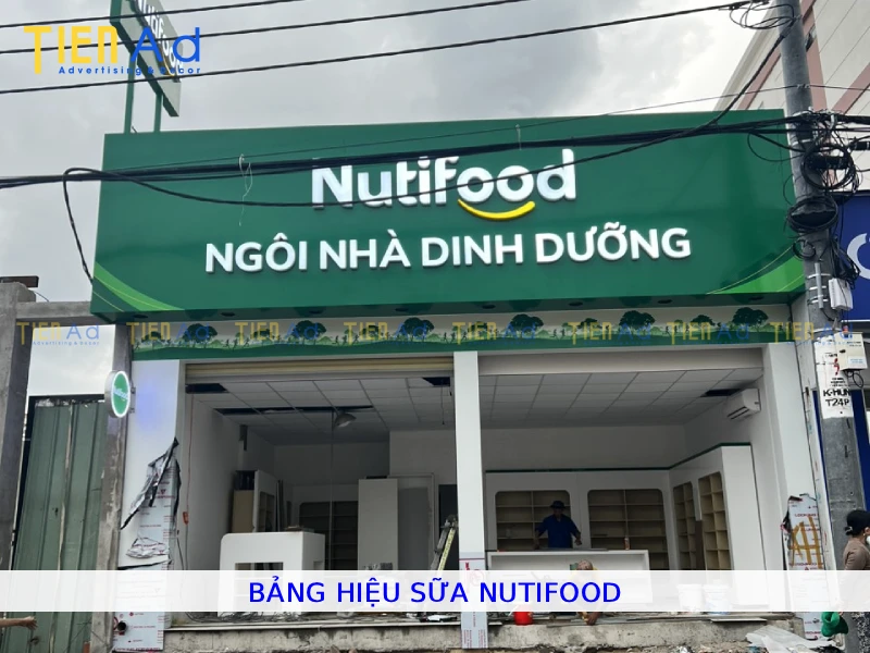 Bảng hiệu sữa Nutifood