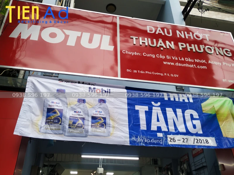 Bảng hiệu tài trợ dầu nhớt Motul