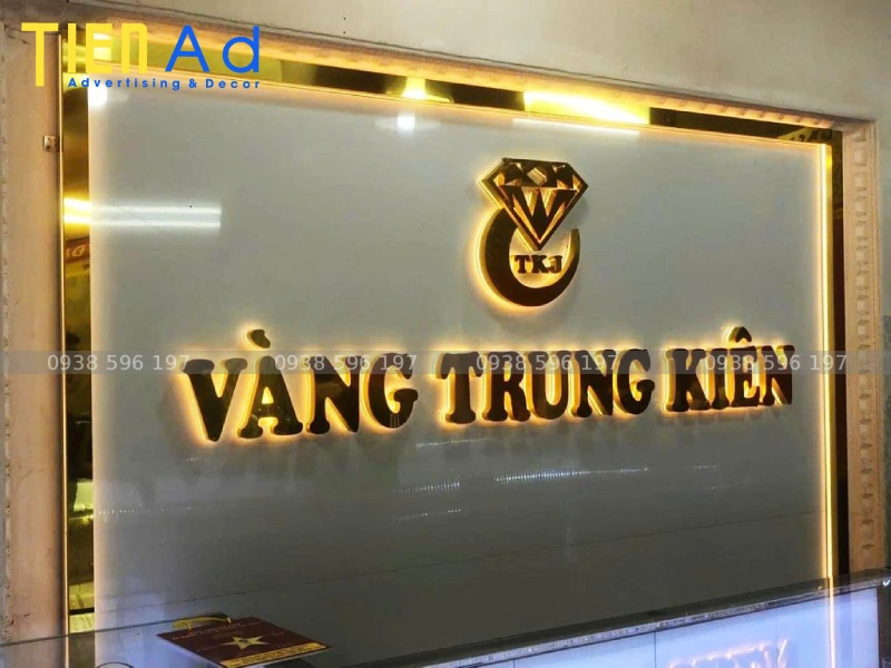 Bảng hiệu tiệm vàng Trung Kiên