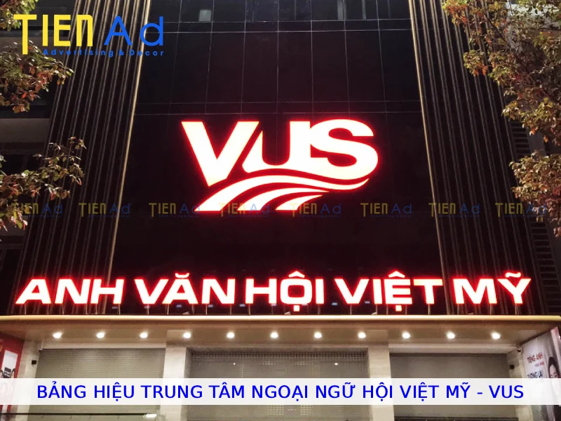 Bảng hiệu trung tâm ngoại ngữ Hội Việt Mỹ VUS