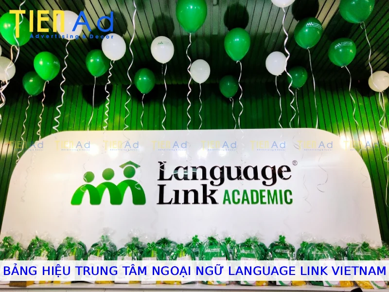 Bảng hiệu trung tâm ngoại ngữ Language Link Việt Nam