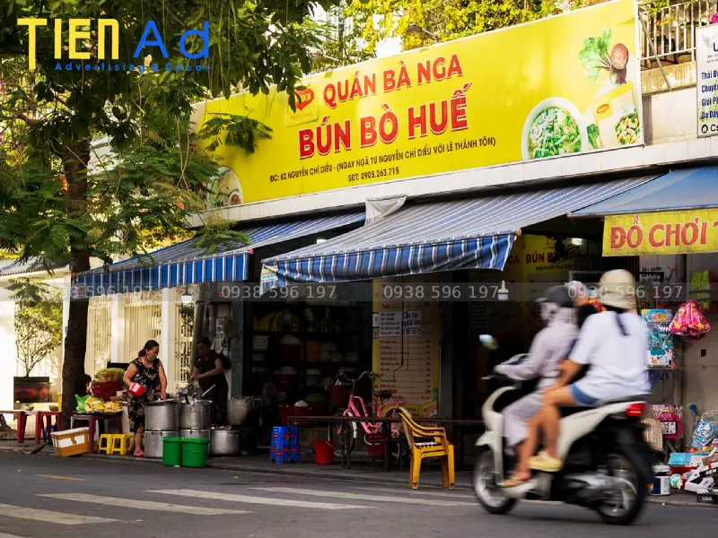 Bảng quảng cáo bún bò Huế quán Bà Nga