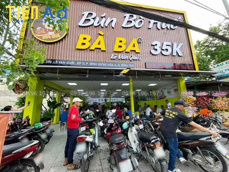 Biển hiệu bún bò Huế Bà Ba