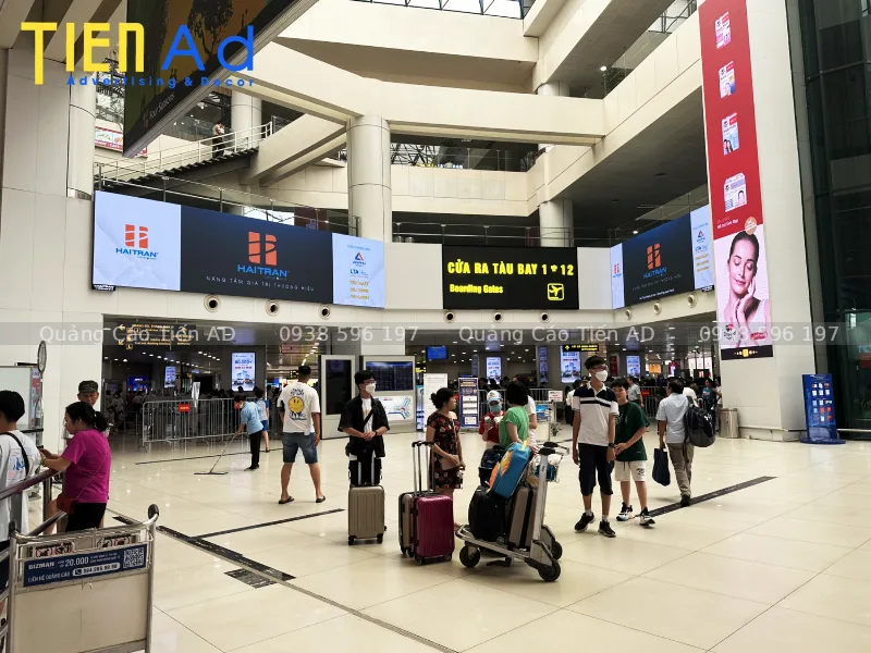 Các loại biển quảng cáo thường được sử dụng tại sân bay