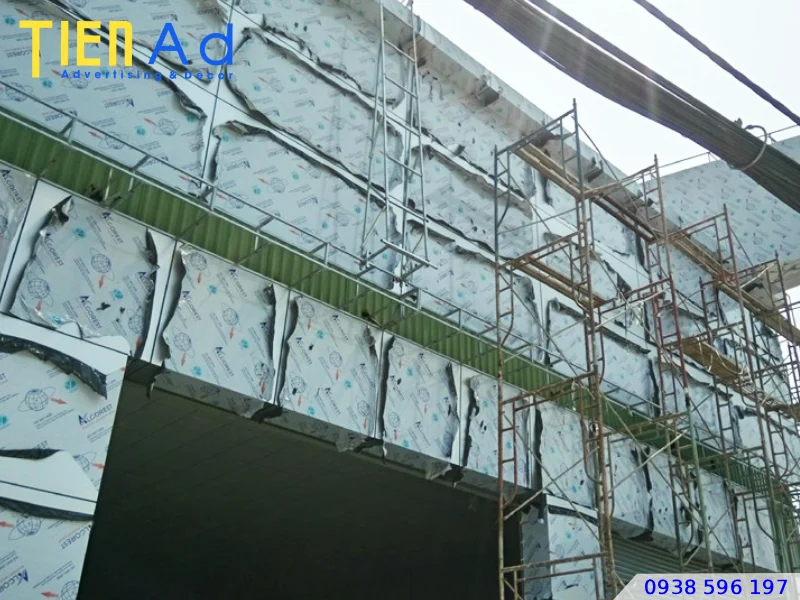 Các ứng dụng phổ biến trong đời sống của mặt dựng alu là gì