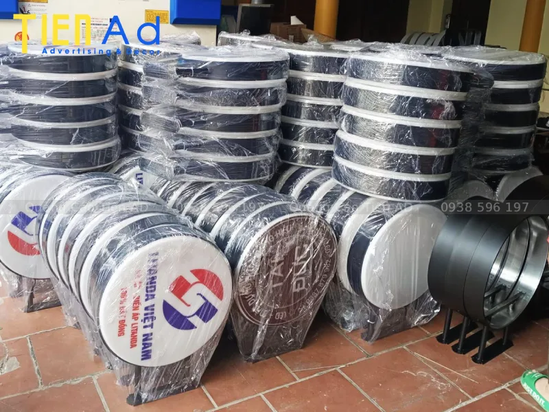 Cách chọn mẫu biển vẫy tròn phù hợp với thương hiệu