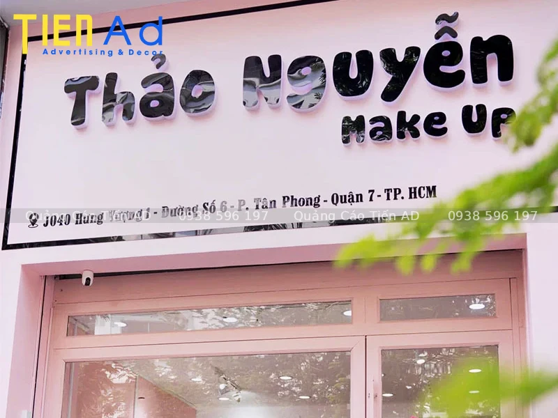 Cách dự trù ngân sách làm bảng hiệu makeup