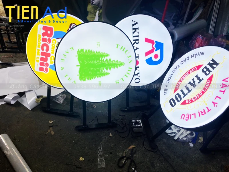 Cấu tạo chi tiết của một hộp đèn biển vẫy tròn tiêu chuẩn