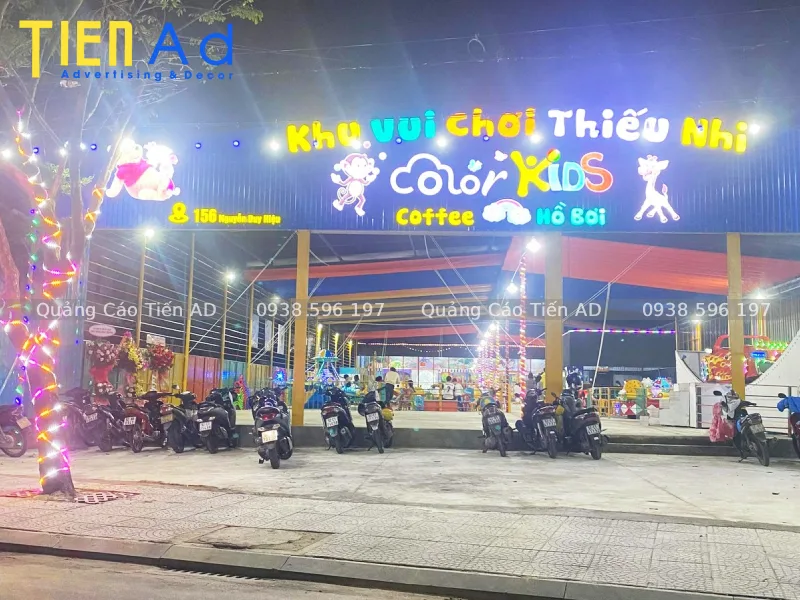 Chất liệu làm bảng hiệu quảng cáo khu vui chơi trẻ em phổ biến