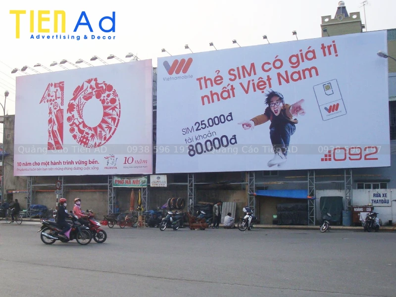 Chất liệu làm biển quảng cáo ngoài trời