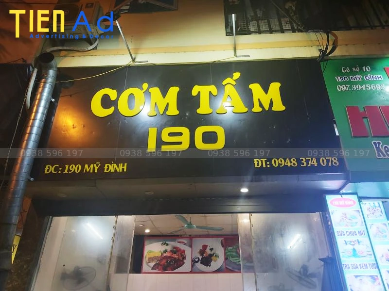 Chất liệu phổ biến làm bảng hiệu cơm tấm đẹp