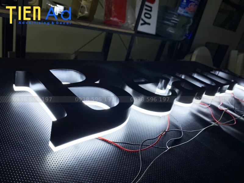 Chữ inox đế mica