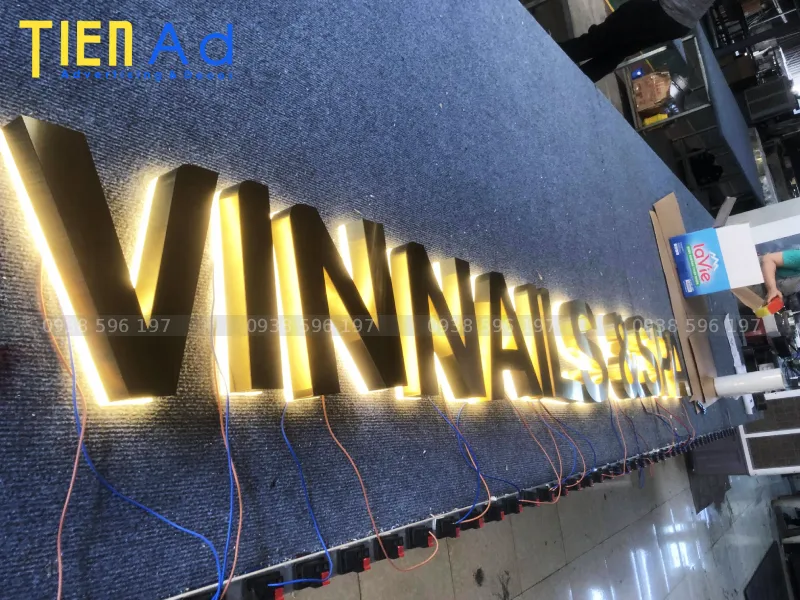 Chữ inox sáng chân