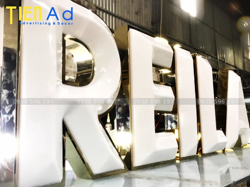 Chữ mica hút nổi