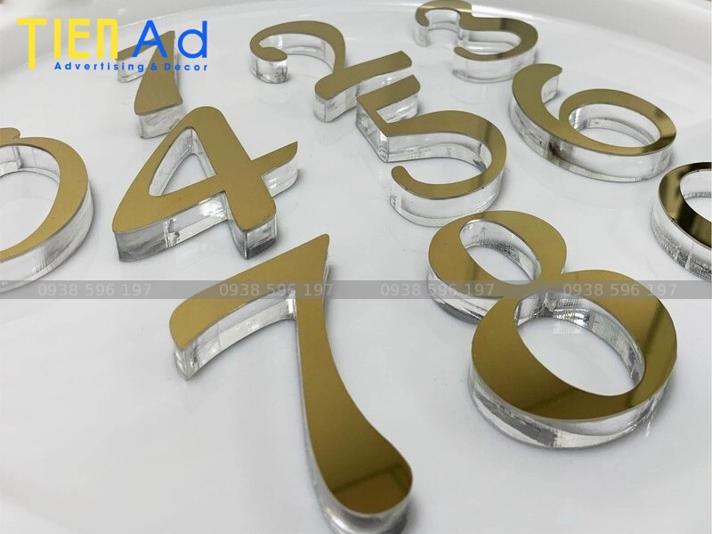 Chữ nổi mica dán chân nổi