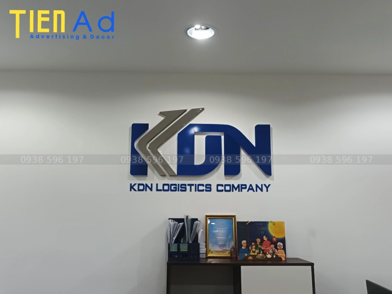 Chữ nổi mica dán tường