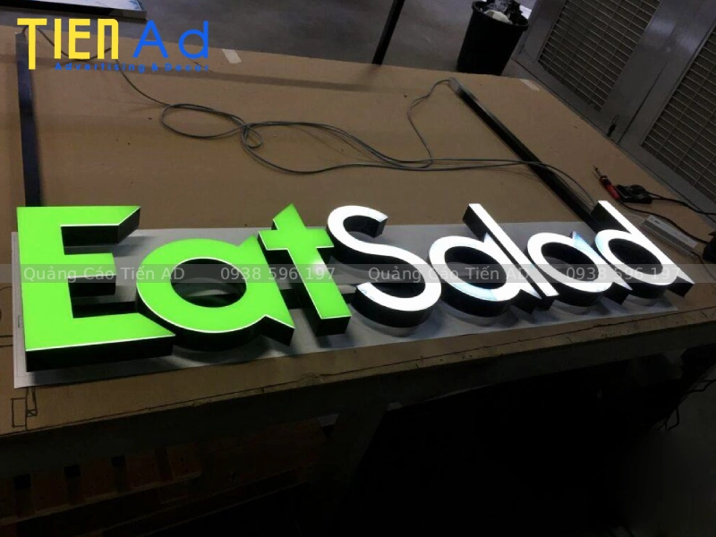 Chữ nổi mica viền inox sáng mặt