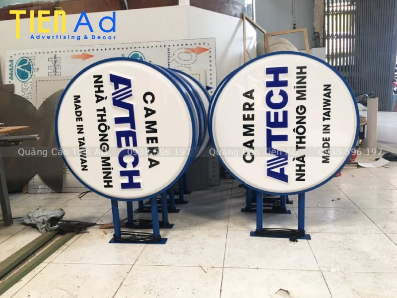 Đặc điểm nổi bật của biển vẫy hộp đèn mica hút nổi