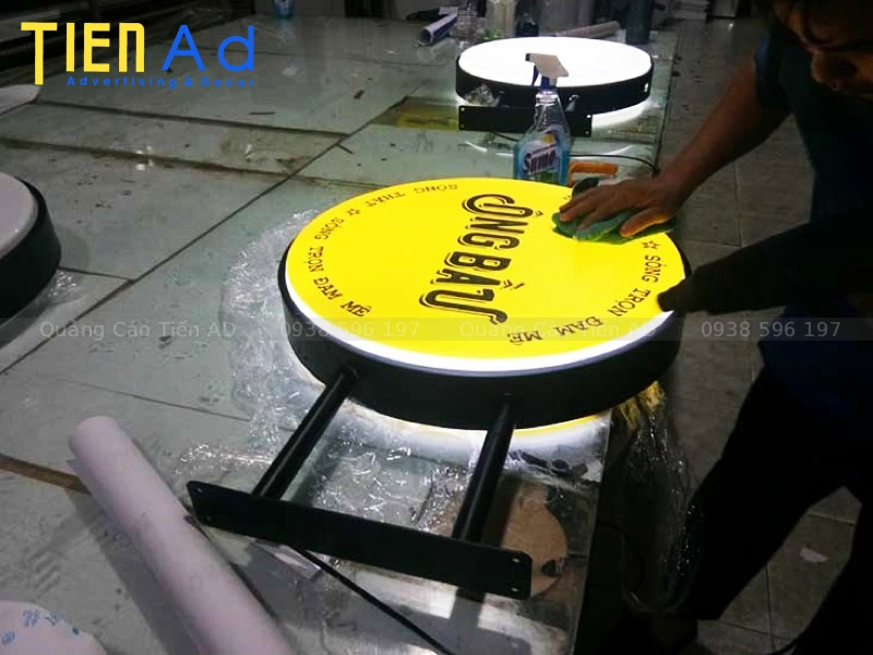Địa chỉ làm hộp đèn quán cafe uy tín tại TP.HCM