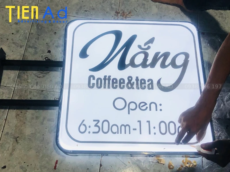 Đơn vị uy tín chuyên thi công và lắp đặt hộp đèn hút nổi vuông trọn gói giá rẻ tại TP.HCM