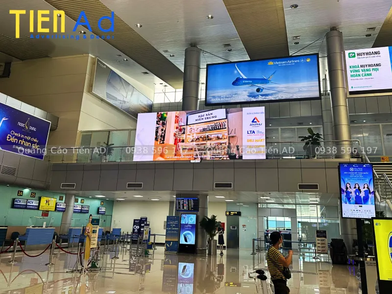 Hình ảnh quảng cáo tại sân bay - 11