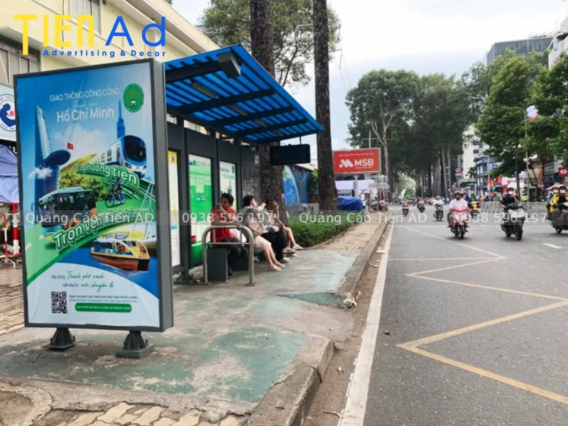 Hình ảnh quảng cáo trên nhà chờ xe buýt - 1