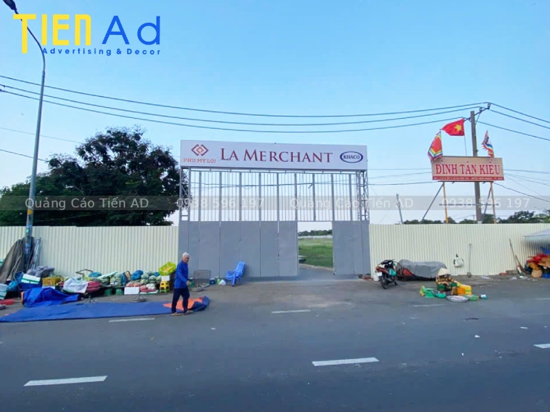 Hình ảnh thi công hoarding dự án La Merchant cho chủ đầu tư Phú Mỹ Lợi