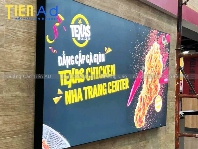 Hộp đèn bạt không gân cửa hàng gà rán