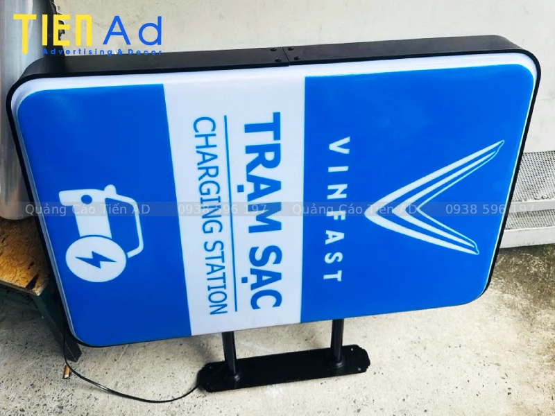 Hộp đèn hút nổi chữ nhật là gì