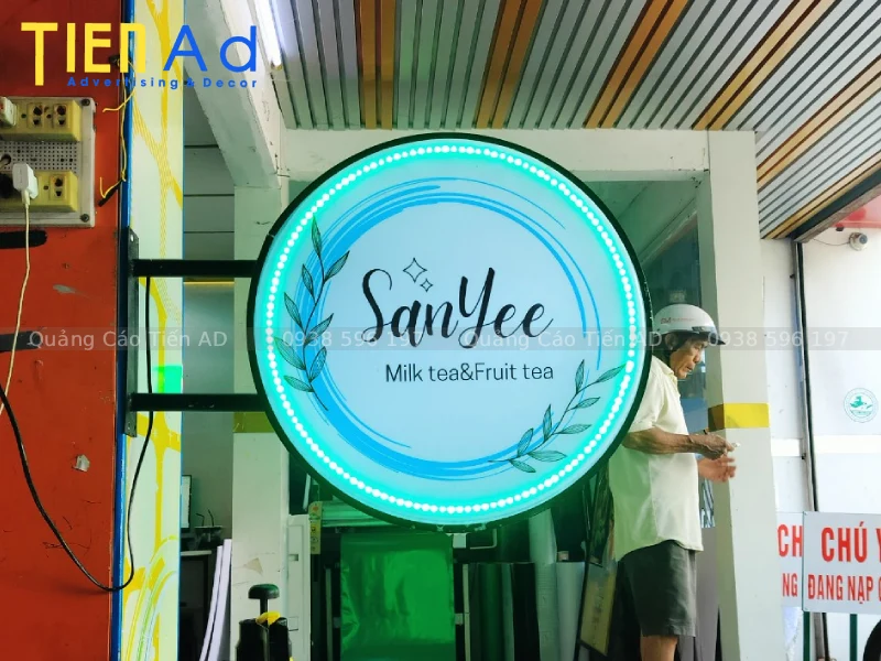 Hộp đèn mica dán decal