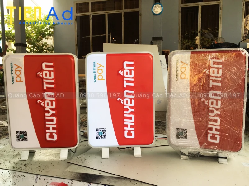 Hộp đèn mica hút nổi chữ nhật