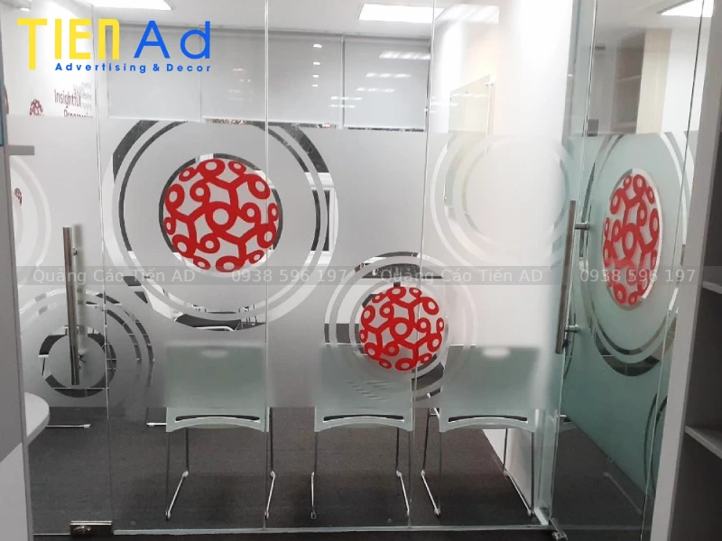 Hướng dẫn vệ sinh và bảo quản decal đúng cách tại nhà